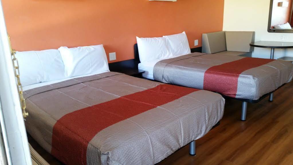 Motel 6-Blue Springs, Mo Kültér fotó
