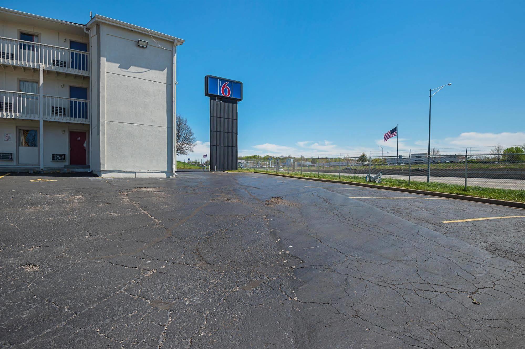 Motel 6-Blue Springs, Mo Kültér fotó