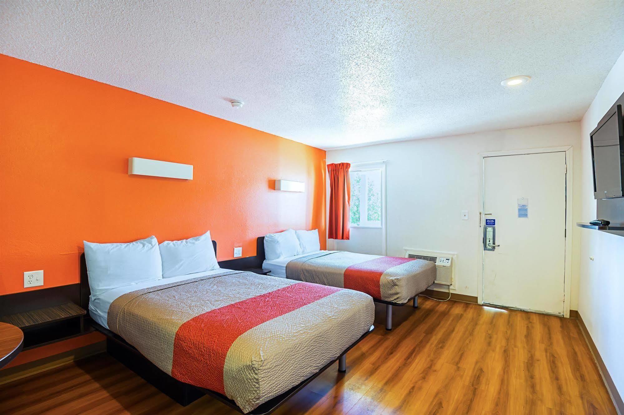 Motel 6-Blue Springs, Mo Kültér fotó