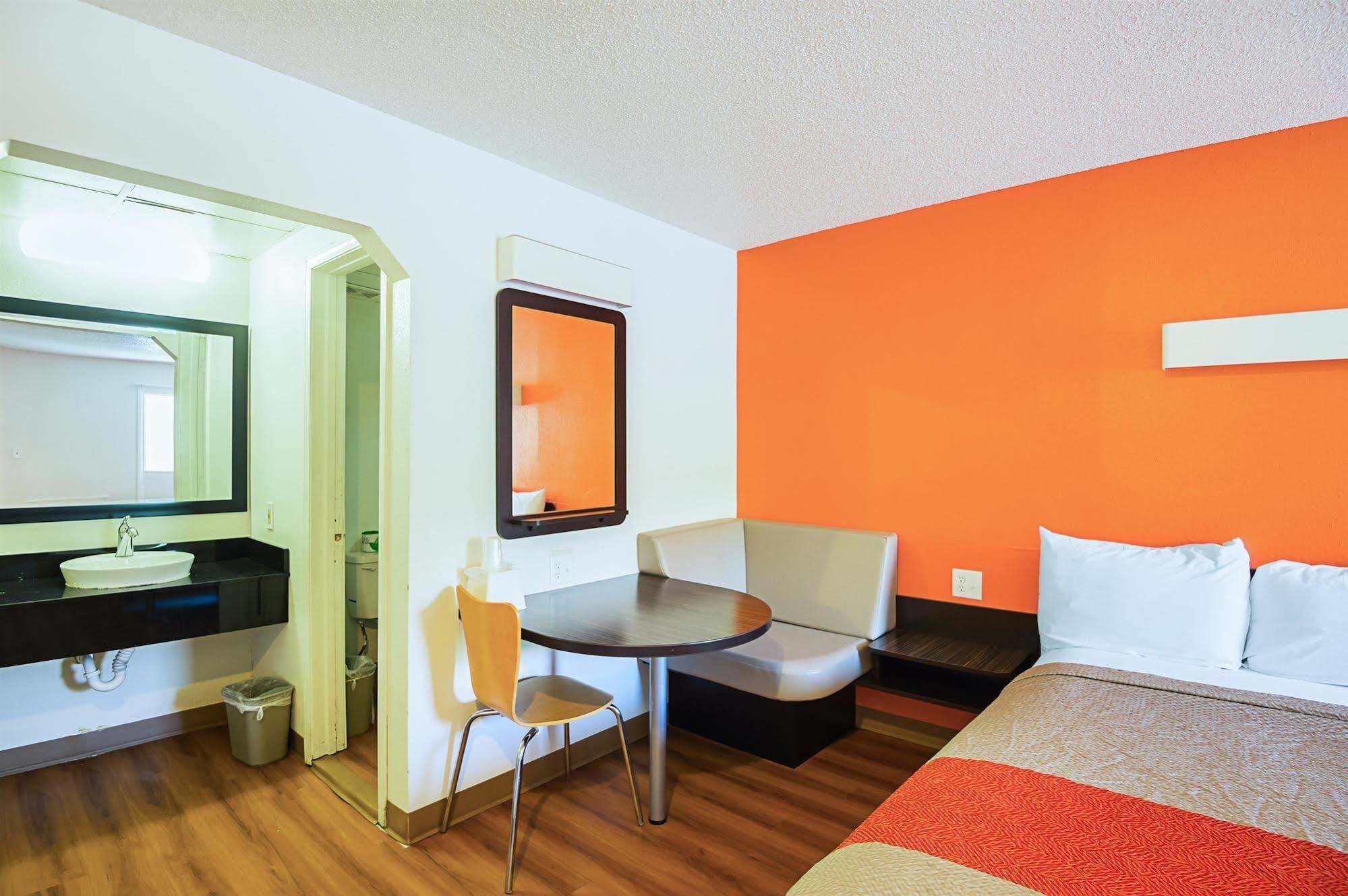 Motel 6-Blue Springs, Mo Kültér fotó