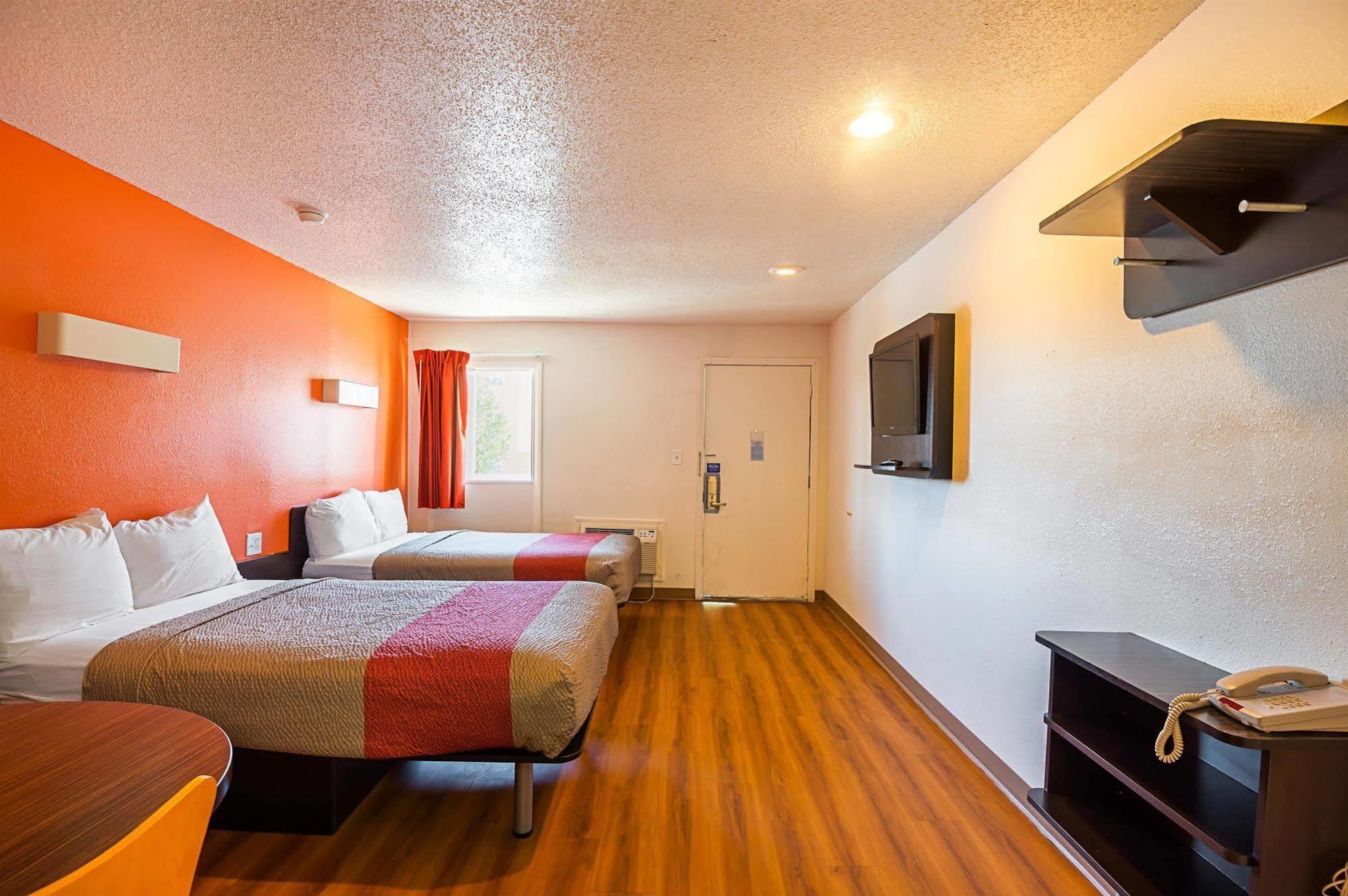 Motel 6-Blue Springs, Mo Kültér fotó